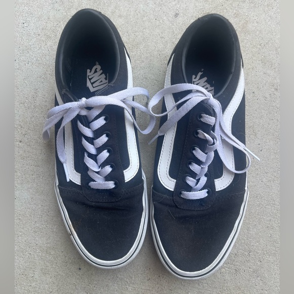 Vans Old Skool Black and white Shoes womens 9.5 - Picture 2 of 5